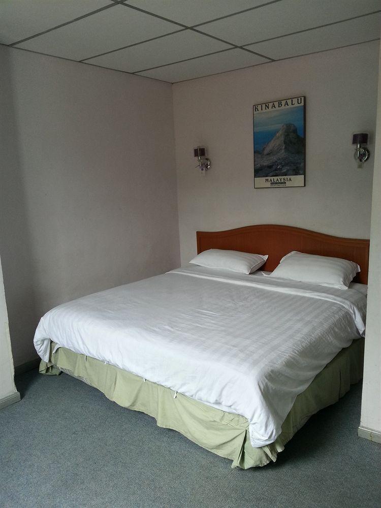 Century Hotel Kota Kinabalu Kültér fotó