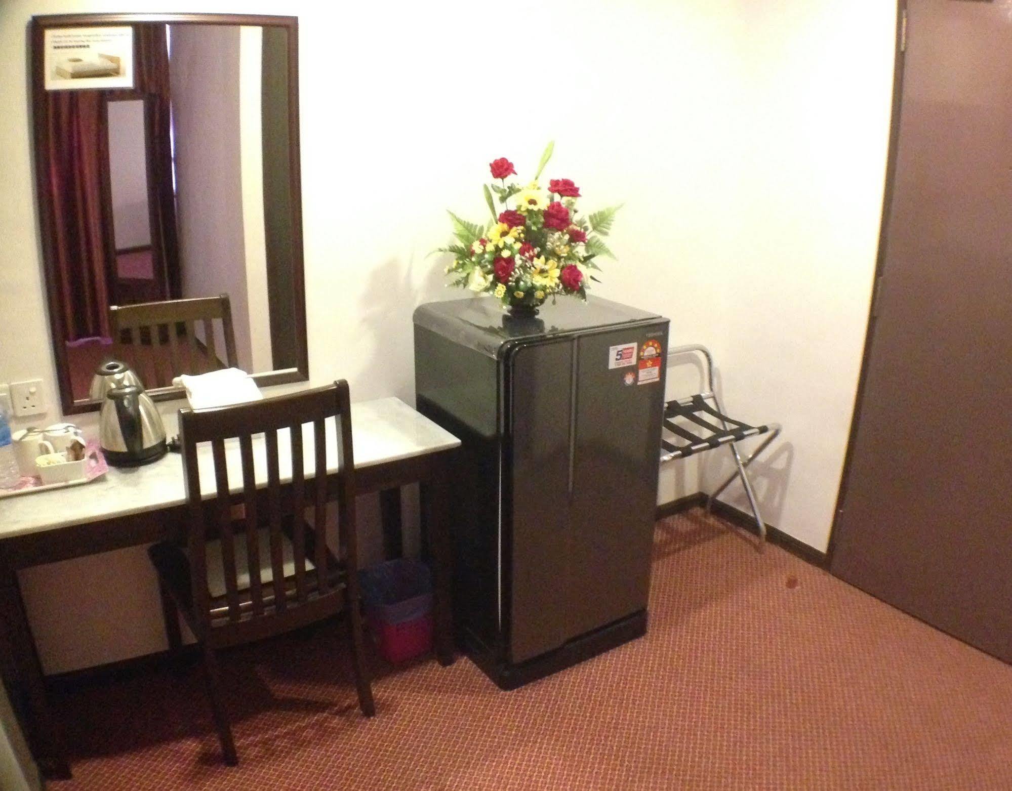 Century Hotel Kota Kinabalu Kültér fotó