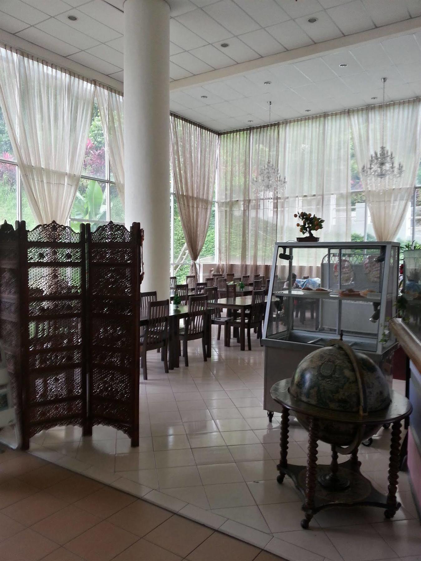 Century Hotel Kota Kinabalu Kültér fotó